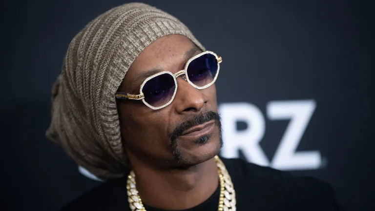 Snoop-Dogg-Arrivals-BMF-GettyImages-1342356277-H-2021 (1)