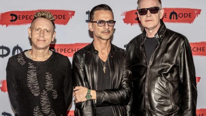 Andy-Fletcher-Depeche-Mode87-4d9896aed7fc41f5b72b3a7e9168bfaa