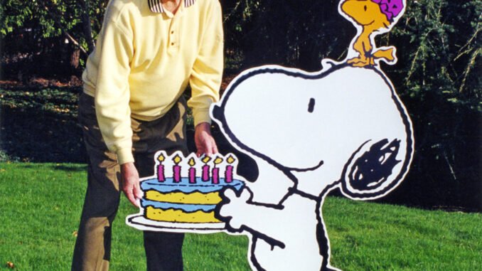 Schulz_Snoopy_BirthdayCake-768x768